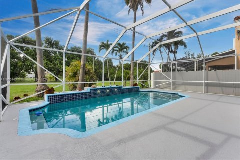 Villa ou maison à vendre à Coral Springs, Floride: 4 chambres, 187.76 m2 № 1232671 - photo 19
