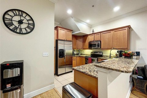 Adosado en venta en Tampa, Florida, 3 dormitorios, 177.81 m2 № 1372298 - foto 13