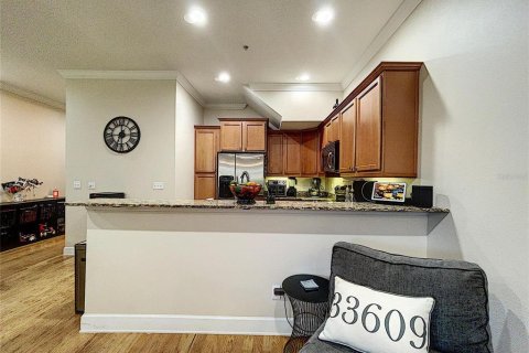 Adosado en venta en Tampa, Florida, 3 dormitorios, 177.81 m2 № 1372298 - foto 16