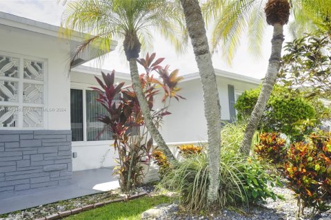 Villa ou maison à vendre à Margate, Floride: 2 chambres, 147.44 m2 № 1325265 - photo 4