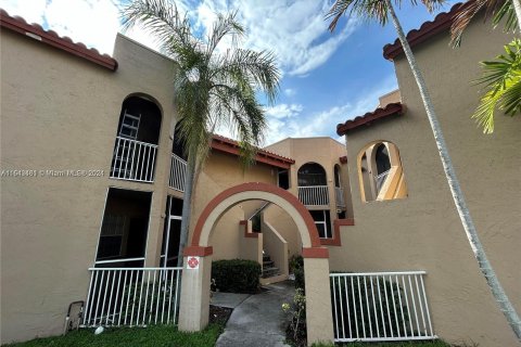 Condominio en venta en Pembroke Pines, Florida, 1 dormitorio, 66.89 m2 № 1325264 - foto 1