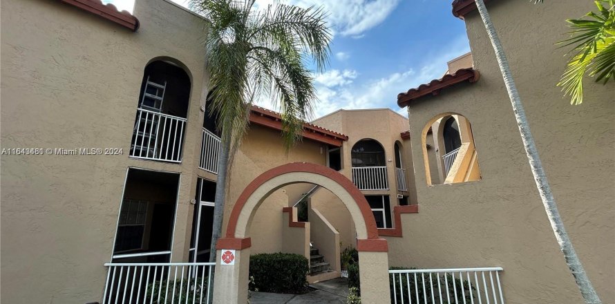 Condominio en Pembroke Pines, Florida, 1 dormitorio  № 1325264