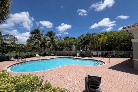 Townhouse in Miramar, Florida 2 bedrooms, 114.55 sq.m. № 1356773 - photo 21