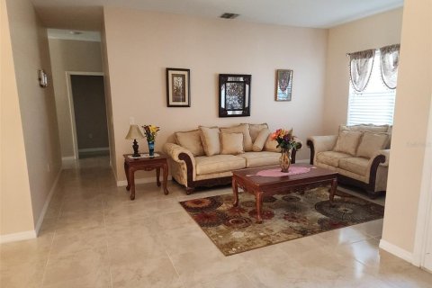 House in Kissimmee, Florida 4 bedrooms, 215.35 sq.m. № 1301731 - photo 7