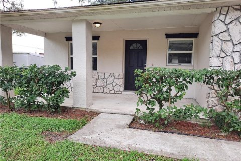 House in Orlando, Florida 3 bedrooms, 133.04 sq.m. № 1383688 - photo 2