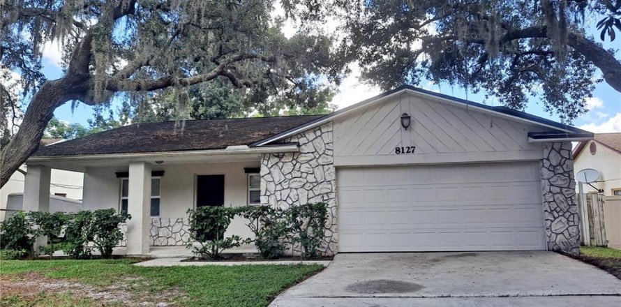 House in Orlando, Florida 3 bedrooms, 133.04 sq.m. № 1383688