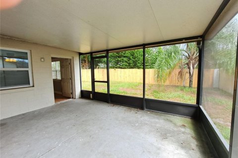 House in Orlando, Florida 3 bedrooms, 133.04 sq.m. № 1383688 - photo 12