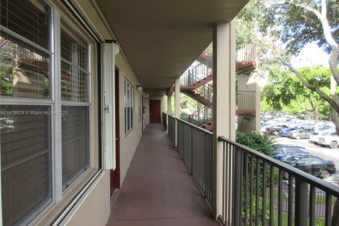 Condominio en venta en Pembroke Pines, Florida, 2 dormitorios, 88.54 m2 № 804663 - foto 6