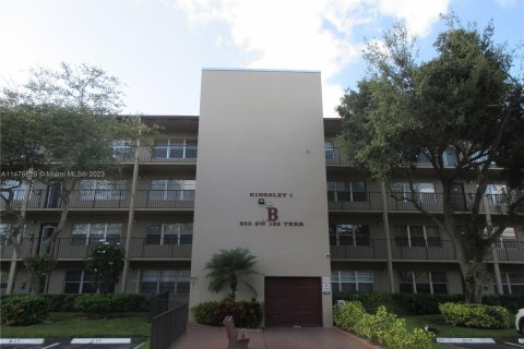 Condominio en venta en Pembroke Pines, Florida, 2 dormitorios, 88.54 m2 № 804663 - foto 1