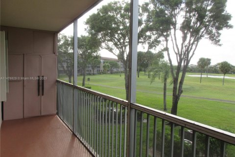 Copropriété à vendre à Pembroke Pines, Floride: 2 chambres, 88.54 m2 № 804663 - photo 7