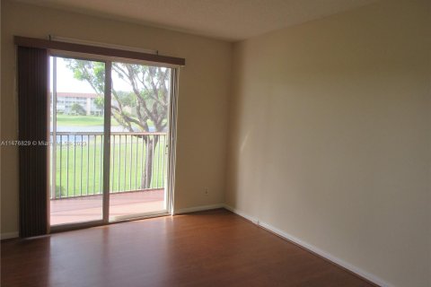Condominio en venta en Pembroke Pines, Florida, 2 dormitorios, 88.54 m2 № 804663 - foto 24