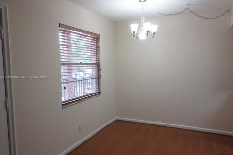 Condominio en venta en Pembroke Pines, Florida, 2 dormitorios, 88.54 m2 № 804663 - foto 15