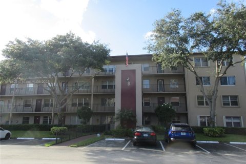 Condominio en venta en Pembroke Pines, Florida, 2 dormitorios, 88.54 m2 № 804663 - foto 2