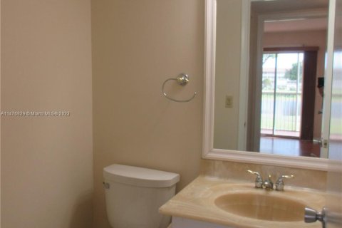 Copropriété à vendre à Pembroke Pines, Floride: 2 chambres, 88.54 m2 № 804663 - photo 28
