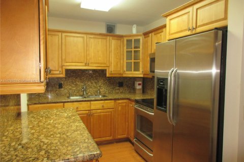 Condominio en venta en Pembroke Pines, Florida, 2 dormitorios, 88.54 m2 № 804663 - foto 18