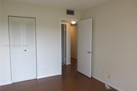 Copropriété à vendre à Pembroke Pines, Floride: 2 chambres, 88.54 m2 № 804663 - photo 21