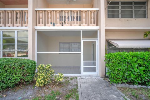 Condominio en venta en Hallandale Beach, Florida, 1 dormitorio, 71.53 m2 № 1236573 - foto 18