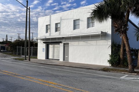 Immobilier commercial à vendre à West Palm Beach, Floride № 922381 - photo 1
