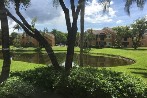 Condominio en venta en Pembroke Pines, Florida, 2 dormitorios, 88.63 m2 № 1000314 - foto 21