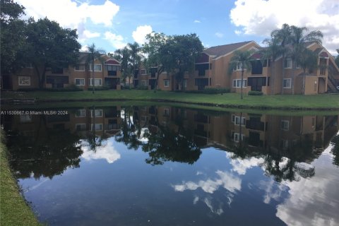 Condominio en venta en Pembroke Pines, Florida, 2 dormitorios, 88.63 m2 № 1000314 - foto 22