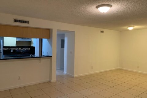 Condominio en venta en Pembroke Pines, Florida, 2 dormitorios, 88.63 m2 № 1000314 - foto 3