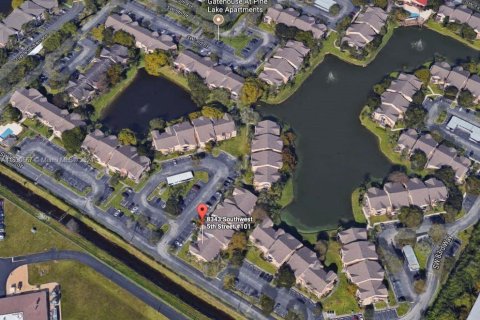 Condominio en venta en Pembroke Pines, Florida, 2 dormitorios, 88.63 m2 № 1000314 - foto 23