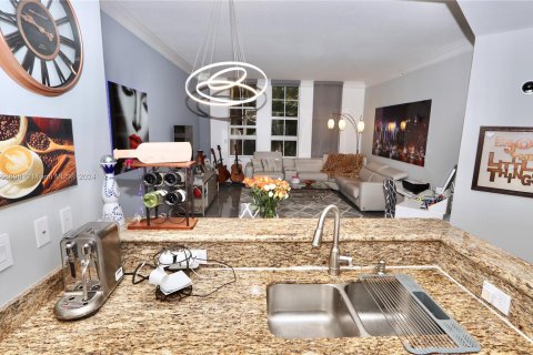 Condominio en venta en Aventura, Florida, 1 dormitorio, 77.67 m2 № 931643 - foto 11