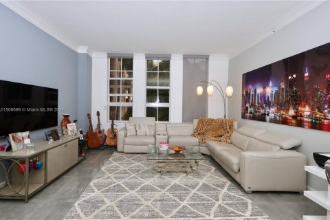 Condominio en venta en Aventura, Florida, 1 dormitorio, 77.67 m2 № 931643 - foto 2