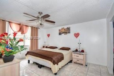 Copropriété à vendre à Lauderhill, Floride: 2 chambres, 102.19 m2 № 980950 - photo 10