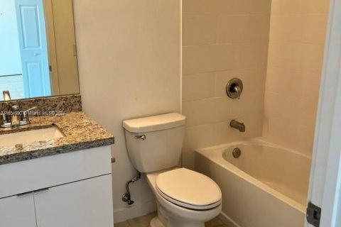 Apartamento en alquiler en Hialeah, Florida, 1 dormitorio, 58.53 m2 № 1352037 - foto 6