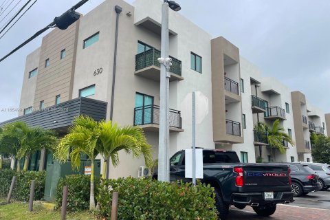 Apartamento en alquiler en Hialeah, Florida, 1 dormitorio, 58.53 m2 № 1352037 - foto 1