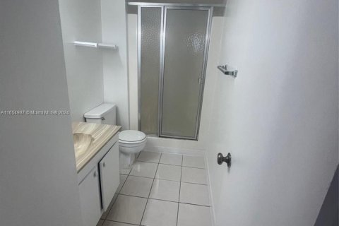 Copropriété à louer à North Miami, Floride: 2 chambres, 99.41 m2 № 1352036 - photo 3