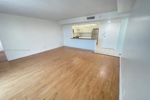 Copropriété à louer à North Miami, Floride: 2 chambres, 99.41 m2 № 1352036 - photo 1