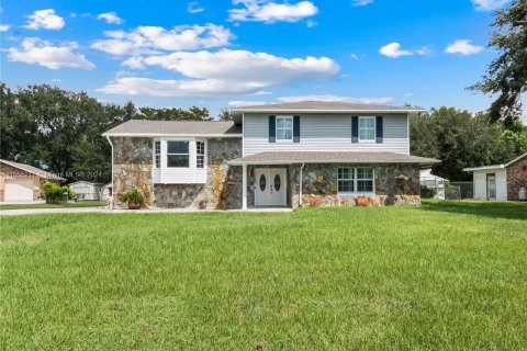 Villa ou maison à vendre à Kissimmee, Floride: 5 chambres № 1352070 - photo 1