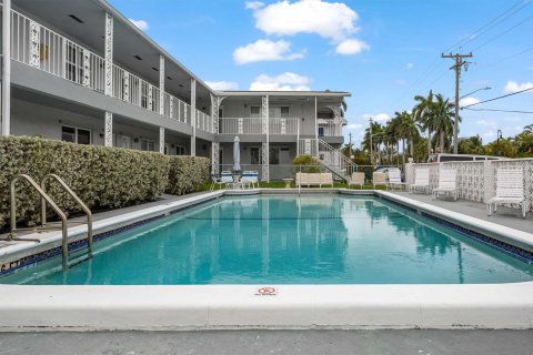 Condominio en venta en Hallandale Beach, Florida, 2 dormitorios, 94.76 m2 № 952402 - foto 2