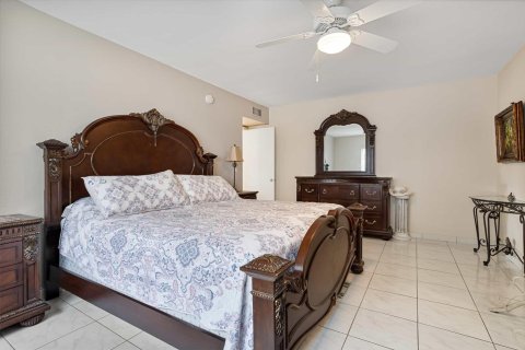 Copropriété à vendre à Hallandale Beach, Floride: 2 chambres, 94.76 m2 № 952402 - photo 23