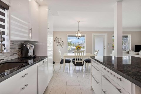 Condominio en venta en Hallandale Beach, Florida, 2 dormitorios, 94.76 m2 № 952402 - foto 27