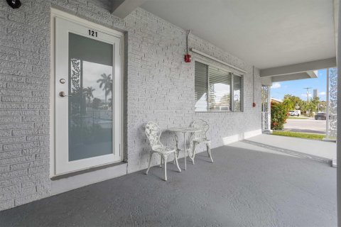 Condominio en venta en Hallandale Beach, Florida, 2 dormitorios, 94.76 m2 № 952402 - foto 15
