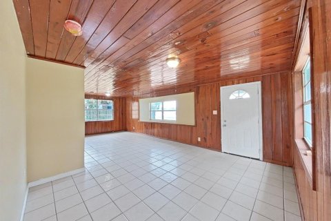 House in Tampa, Florida 4 bedrooms, 148.64 sq.m. № 1308614 - photo 10