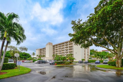 Condo in Delray Beach, Florida, 2 bedrooms  № 1333560 - photo 1