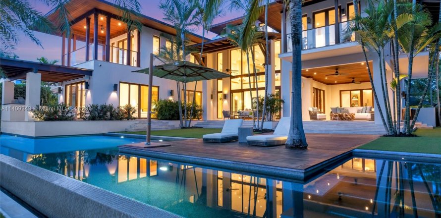 Villa ou maison à Key Biscayne, Floride 5 chambres, 535.12 m2 № 662485
