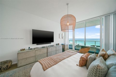 Condo in Miami Beach, Florida, 2 bedrooms  № 1352019 - photo 14