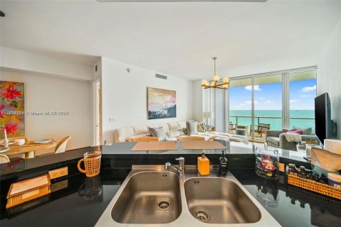 Copropriété à louer à Miami Beach, Floride: 2 chambres, 163.23 m2 № 1352019 - photo 10