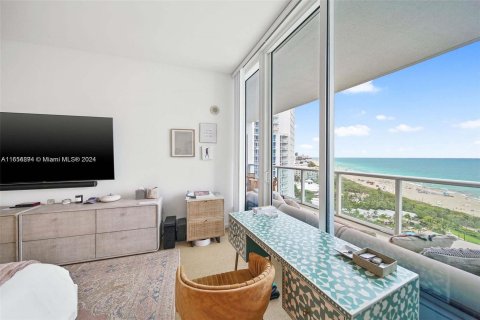 Condo in Miami Beach, Florida, 2 bedrooms  № 1352019 - photo 13