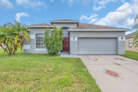 Villa ou maison à vendre à Kissimmee, Floride: 4 chambres, 159.79 m2 № 1314239 - photo 1