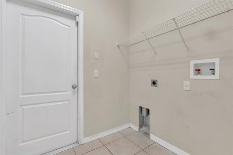 Villa ou maison à vendre à Kissimmee, Floride: 4 chambres, 159.79 m2 № 1314239 - photo 11