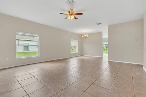 Villa ou maison à vendre à Kissimmee, Floride: 4 chambres, 159.79 m2 № 1314239 - photo 23