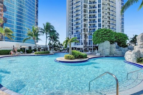 Studio in the Condo in Sunny Isles Beach, Florida  № 1077681 - photo 17