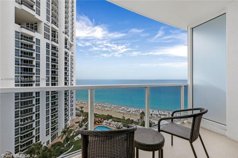 Studio in the Condo in Sunny Isles Beach, Florida  № 1077681 - photo 5