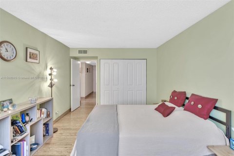 Condominio en venta en Sunny Isles Beach, Florida, 2 dormitorios, 143.44 m2 № 1117310 - foto 13